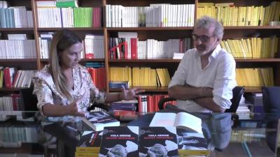 Due Microfoni - Viola Ardone racconta il suo nuovo libro, Grande meraviglia  (Einaudi -Stile Libero) (13.10.2023)